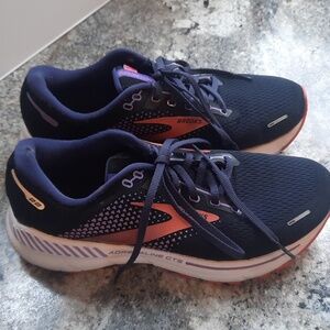 EUC Size 9 Brooks